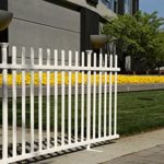 Zippity Outdoor Products ZP19026 Lightweight Portable Vinyl Picket Fence Kit w/Metal Base(42″ H x 92″ W), White