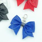 Hipcheer Glitter Cheer Bow Keychain for Cheerleading Teen Girls High School College Sports (White,Black,Blue,Red)